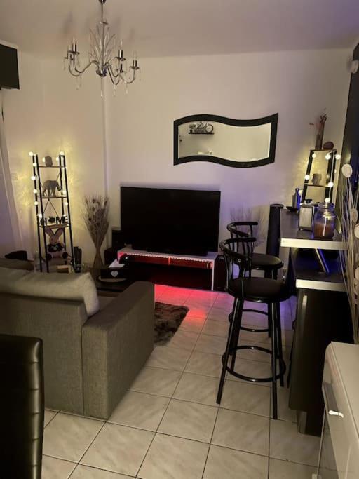 Appartement - Chic Et Cosy A 30 Minutes De Paris Et 25 Minutes De Disney Ozoir-la-Ferriere ภายนอก รูปภาพ